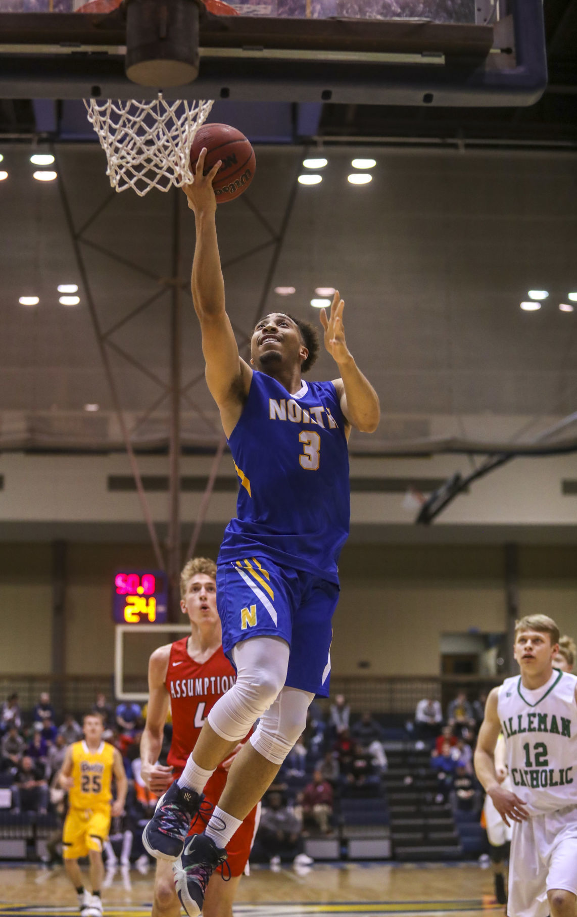031819-qct-spt-seniorhoops-b003